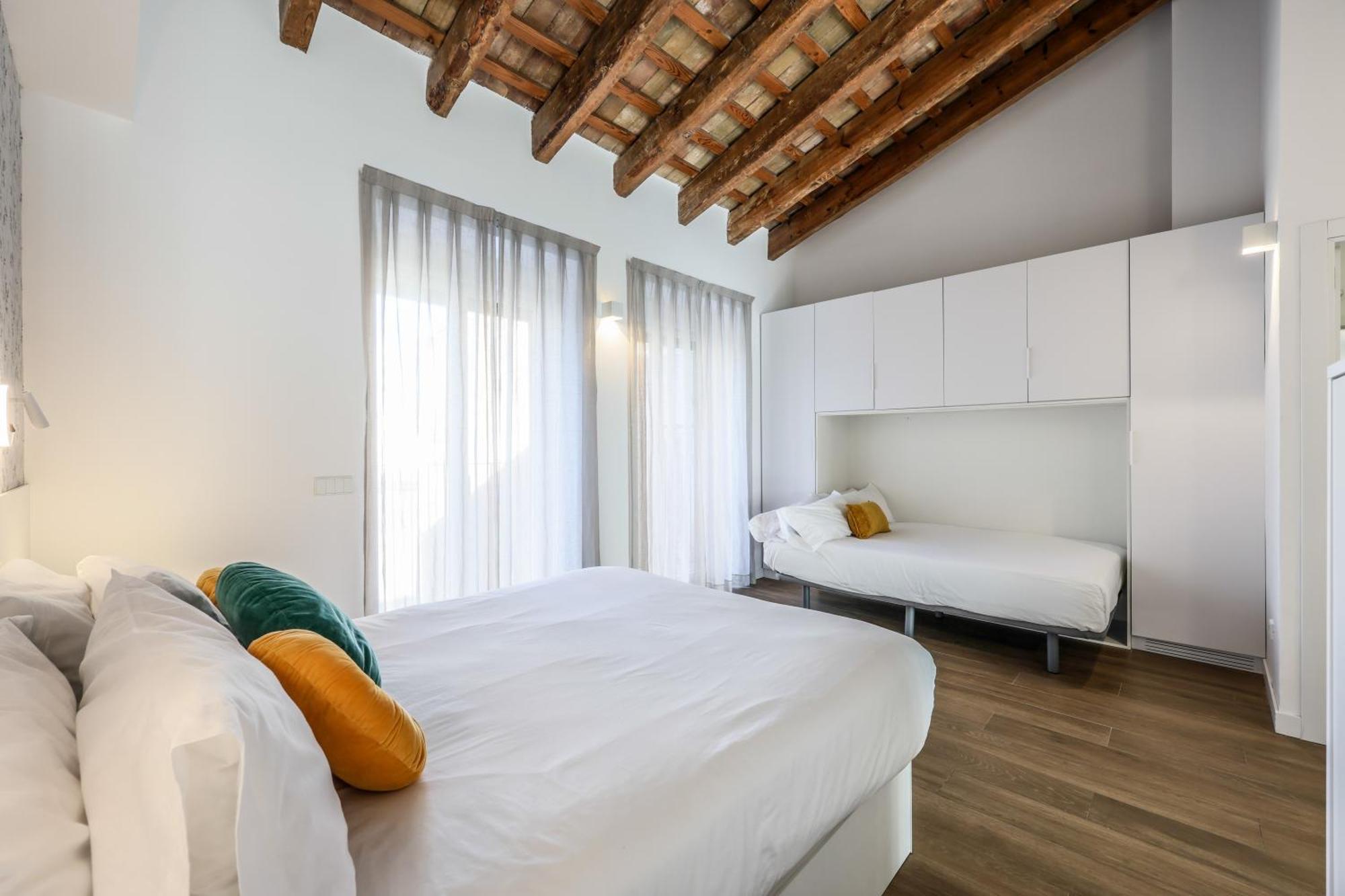 Amazinn Places Evi Apartments บาเลนเซีย ภายนอก รูปภาพ