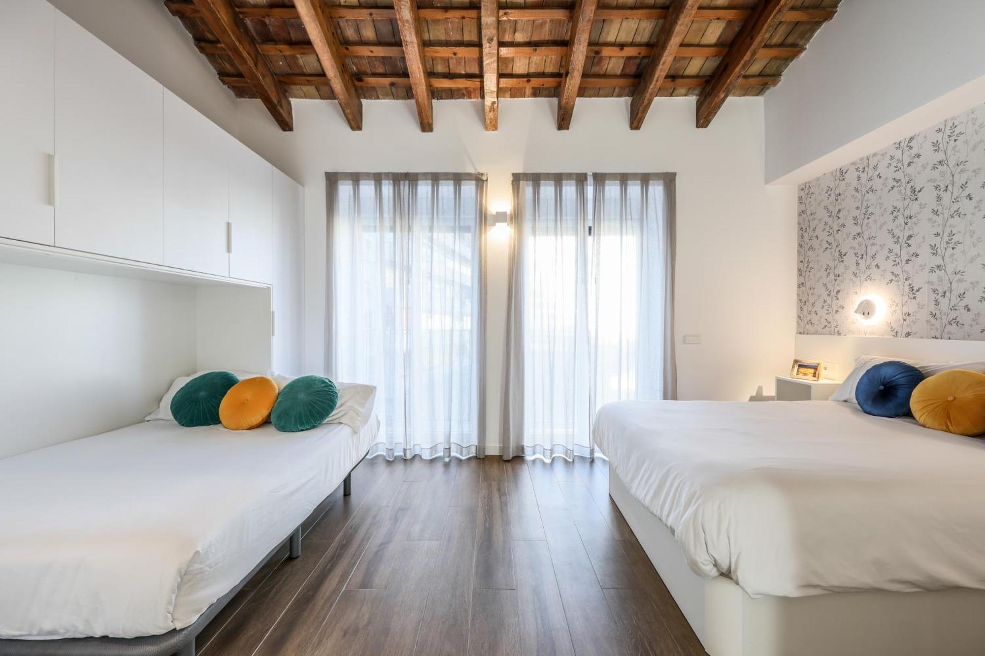 Amazinn Places Evi Apartments บาเลนเซีย ภายนอก รูปภาพ