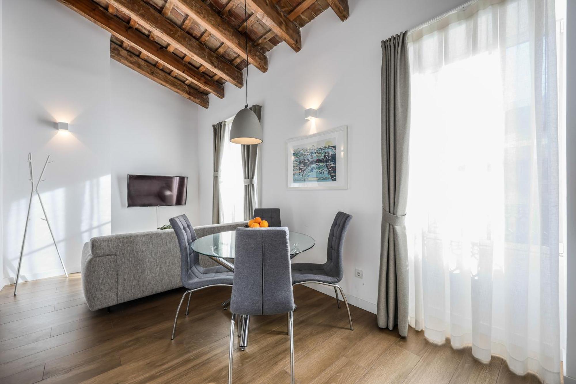 Amazinn Places Evi Apartments บาเลนเซีย ภายนอก รูปภาพ