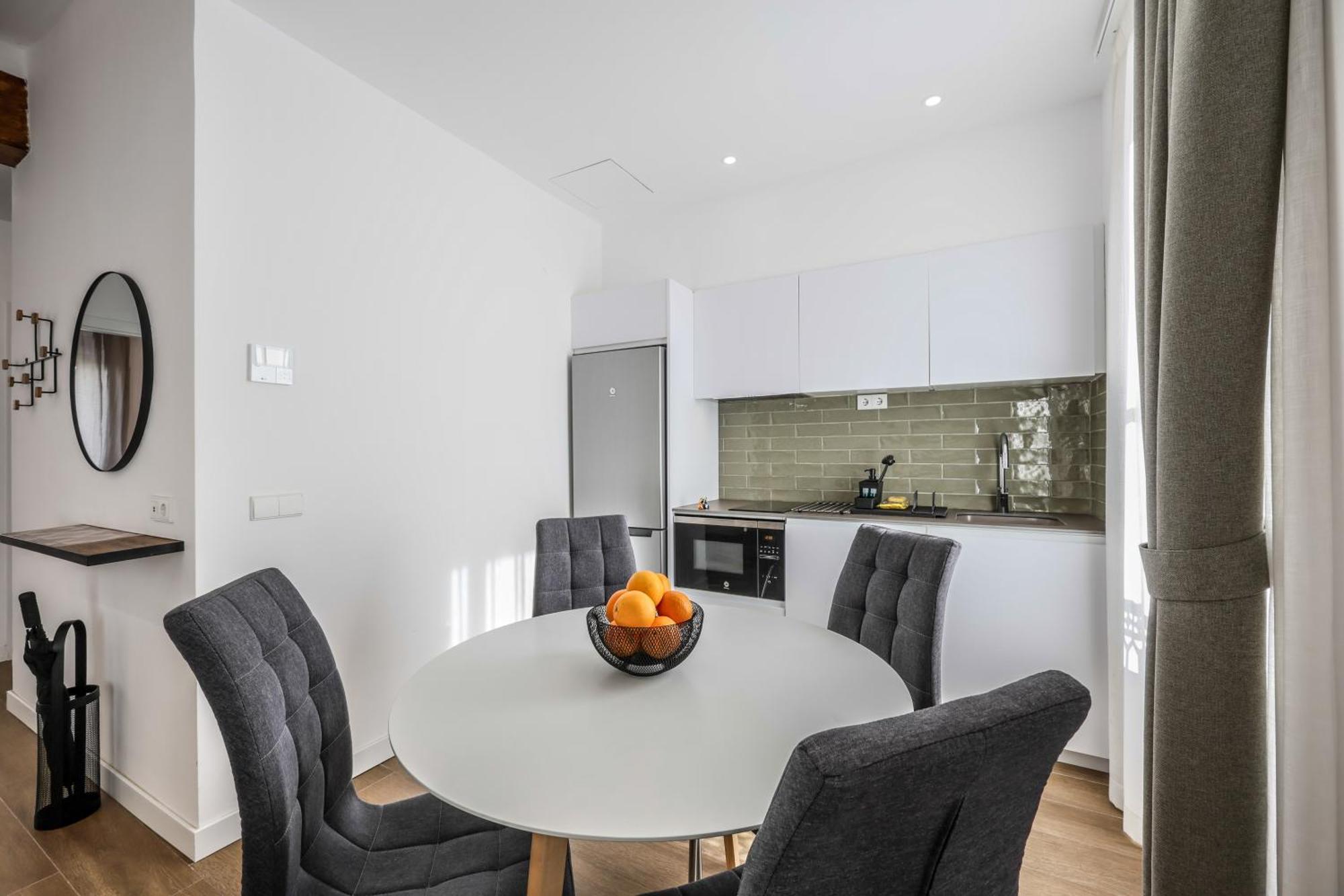 Amazinn Places Evi Apartments บาเลนเซีย ภายนอก รูปภาพ